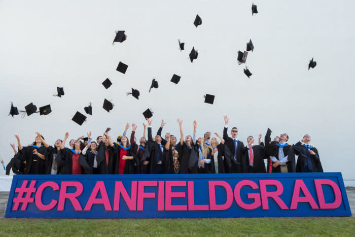 học bổng Cranfield University