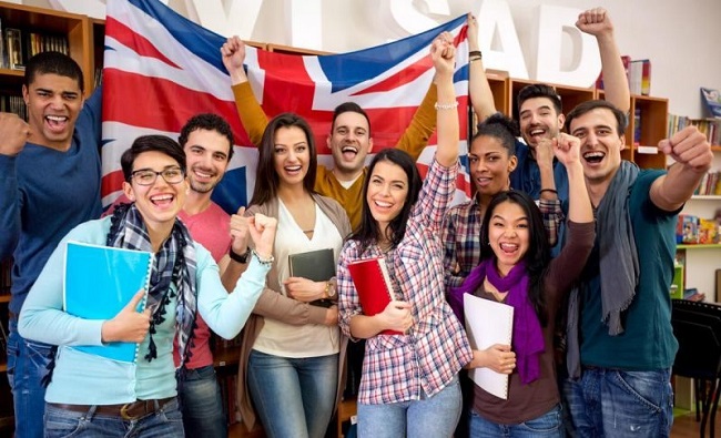Sinh viên du học cao đẳng tại Anh